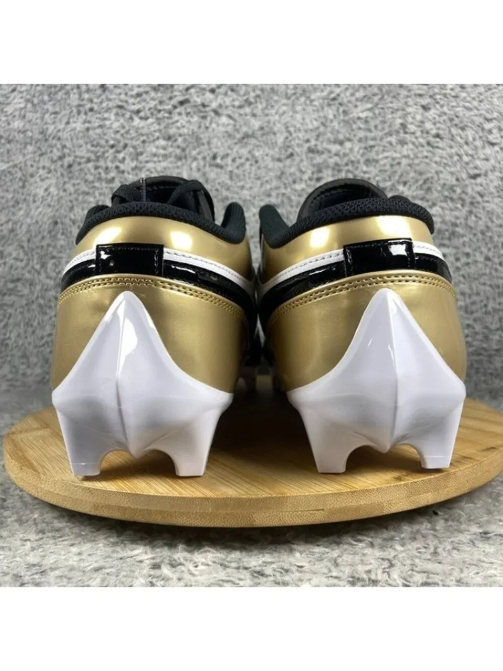 Air Jordan 1 Low TD Football Patent Gold Toe Size 10 Men FJ6245-701